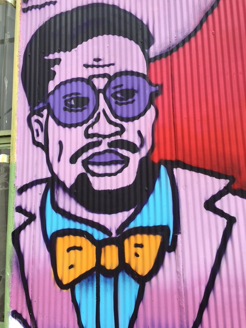 Vibrant street art in Valporaíso